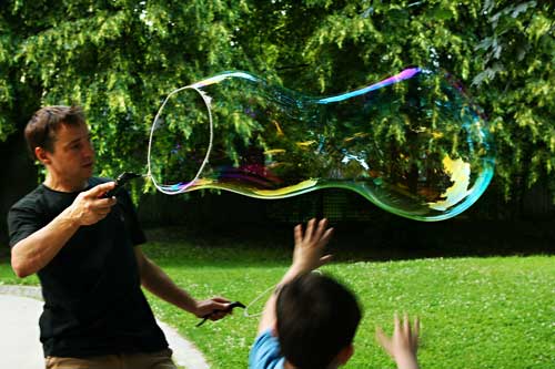 midsummergiantsoapbubble 